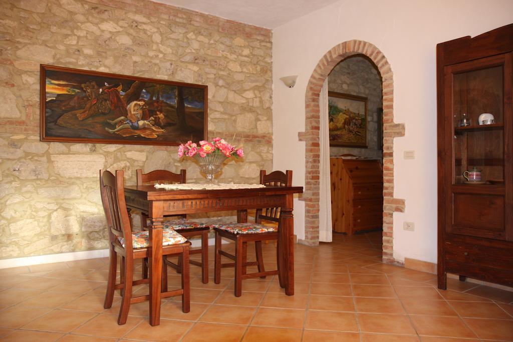Agriturismo Podernuovo Asciano Camera foto