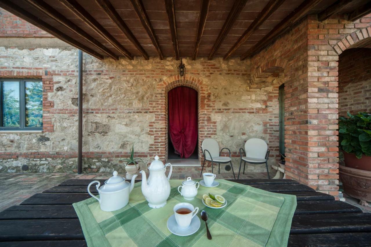 Agriturismo Podernuovo Asciano Esterno foto