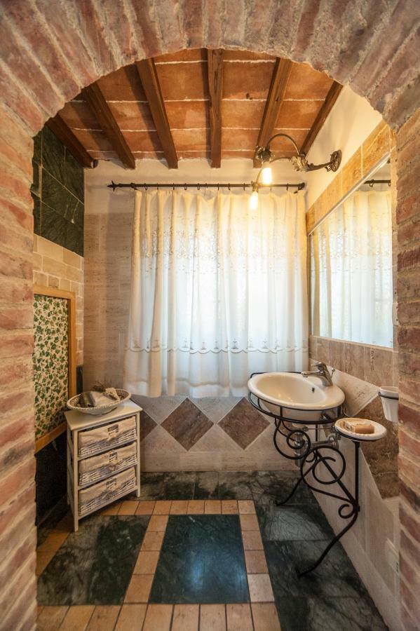 Agriturismo Podernuovo Asciano Esterno foto